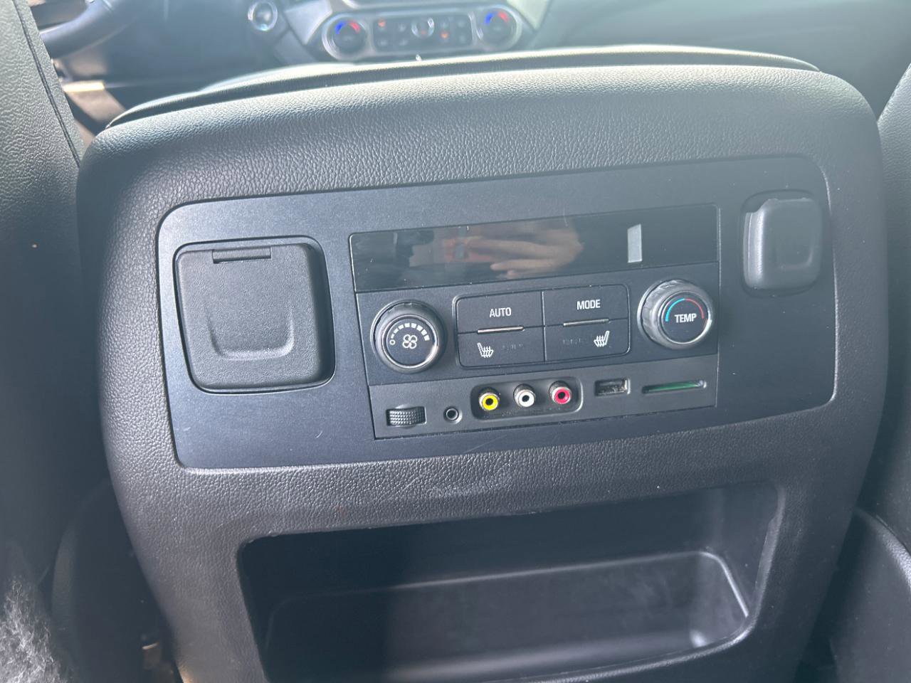 Used 2015 Chevrolet Tahoe LTZ RWD image 23