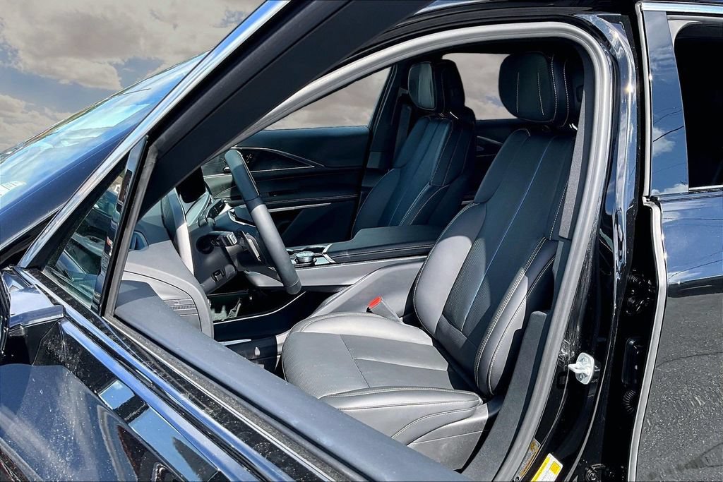 Certified 2025 Cadillac Lyriq Luxury w/ LPO, Floor Liner Package AWD/4WD image 21