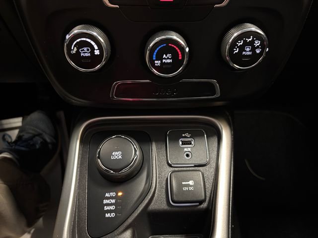Used 2018 Jeep Compass Latitude AWD/4WD image 21
