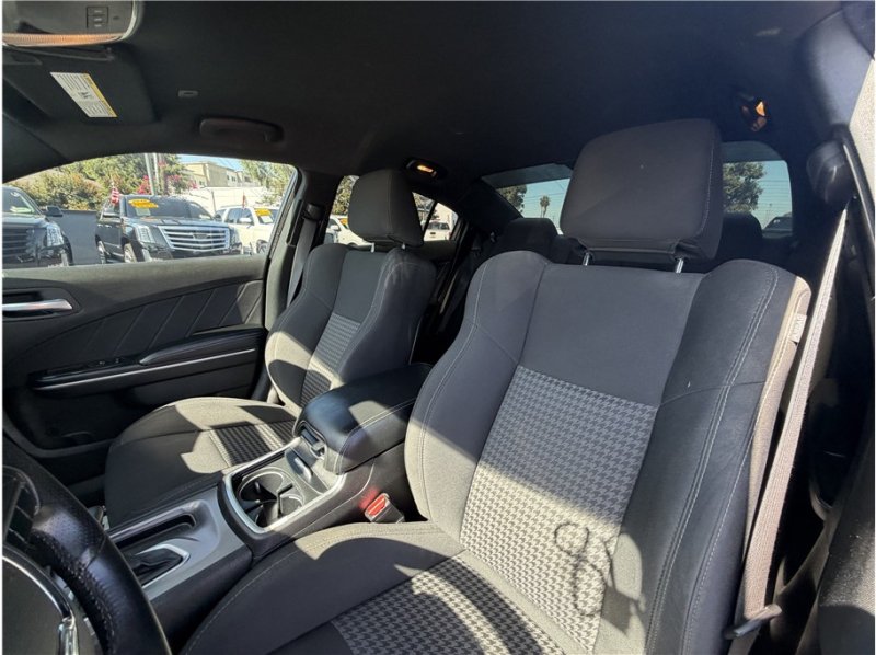 Used 2019 Dodge Charger R/T RWD image 17