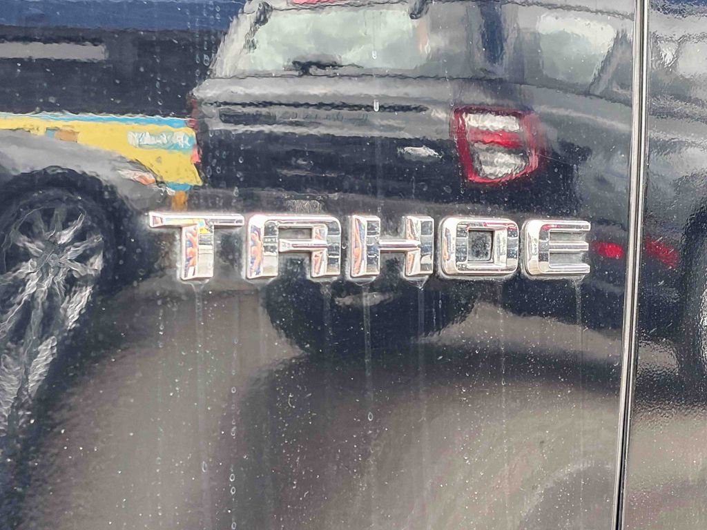 Used 2021 Chevrolet Tahoe Premier w/ Premium Package image 12