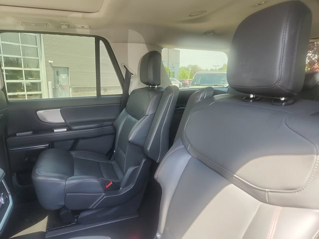 Certified 2025 Ford Expedition Active AWD/4WD image 25