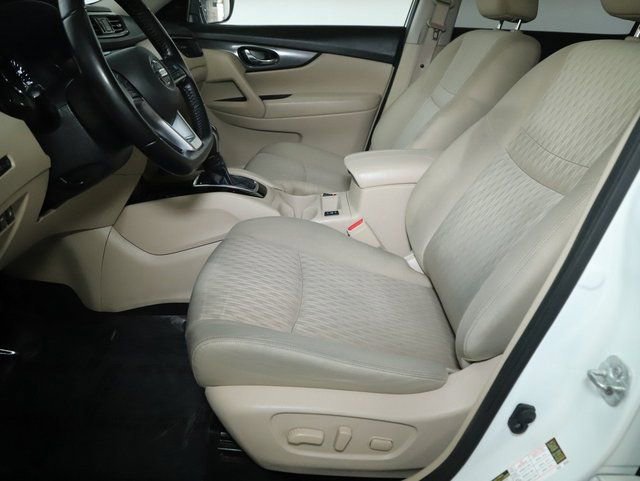 Used 2020 Nissan Rogue SV w/ Sun & Sound Touring Package image 19