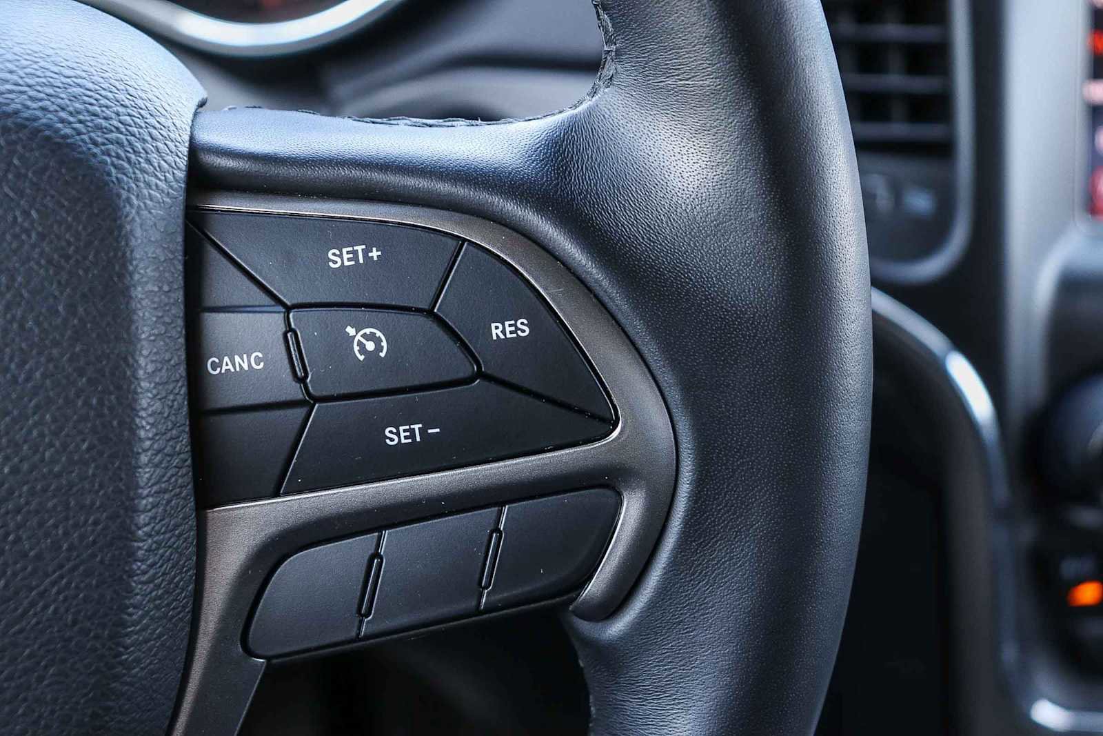 Used 2019 Jeep Grand Cherokee Laredo RWD image 21