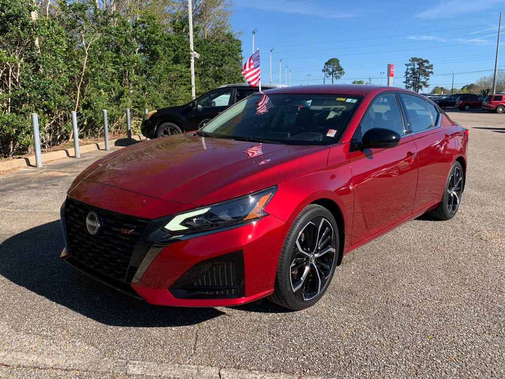 Used 2023 Nissan Altima 2.5 SR image 3