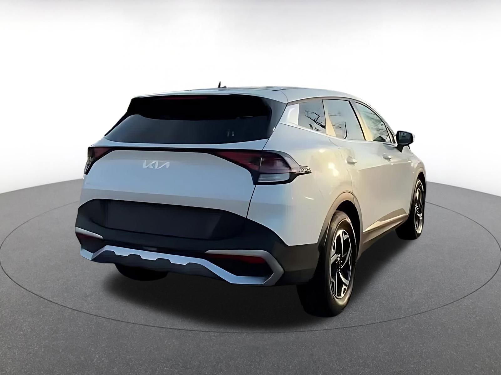 Used 2025 Kia Sportage LX image 14