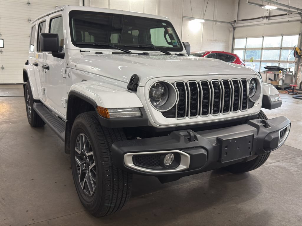 Used 2024 Jeep Wrangler Unlimited Sahara w/ Technology Group AWD/4WD image 2