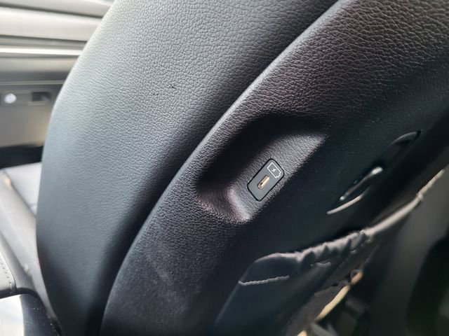 Used 2024 Kia Telluride EX w/ EX Captain's Chair Package image 18