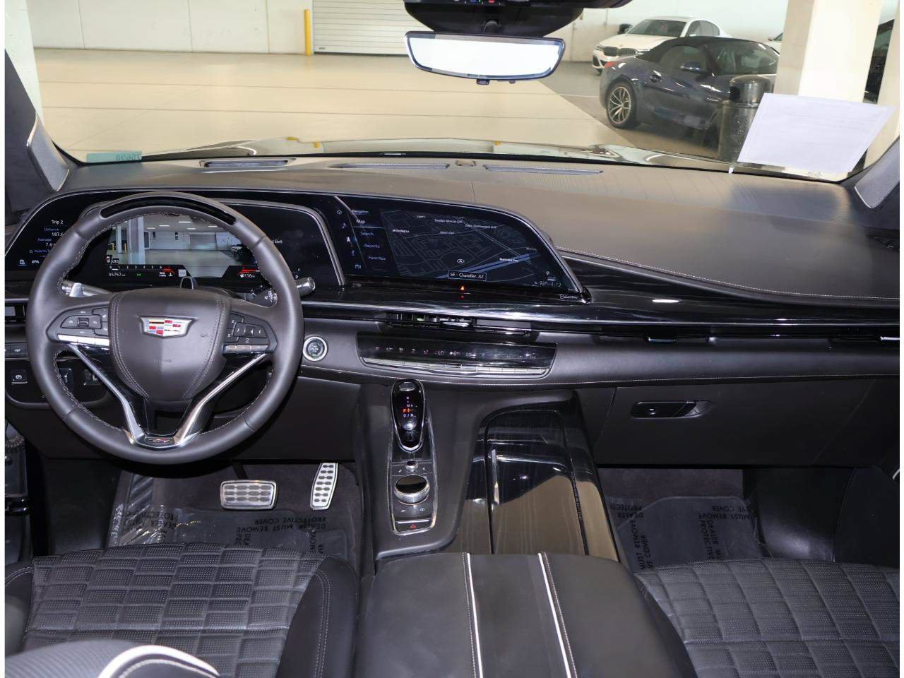 Used 2024 Cadillac Escalade ESV V w/ LPO, ONYX Package AWD/4WD image 18