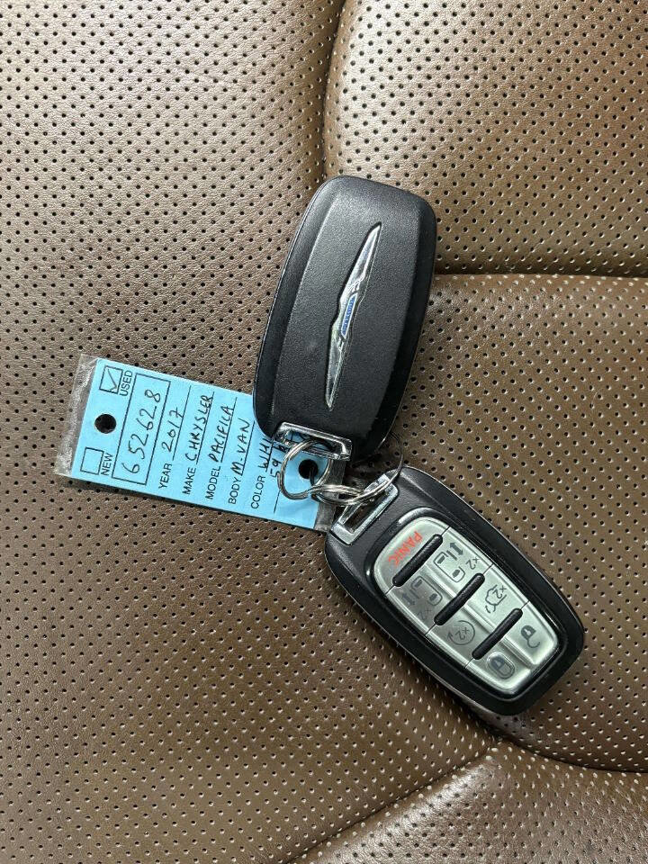 Used 2017 Chrysler Pacifica Limited image 60