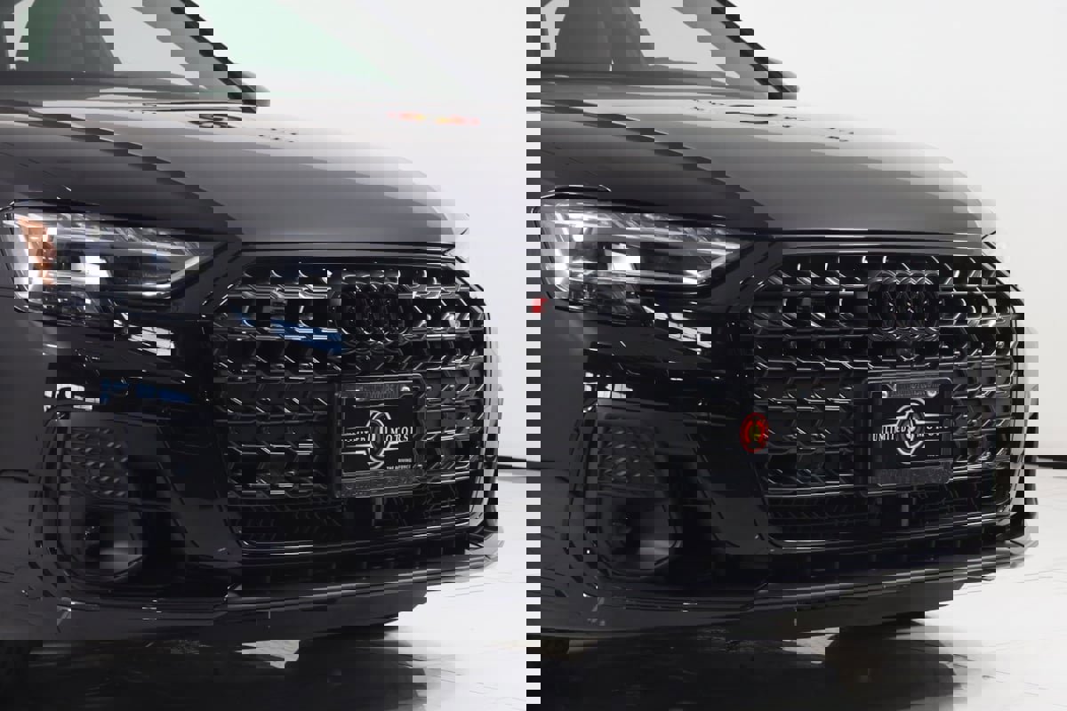 Used 2025 Audi S8 image 75