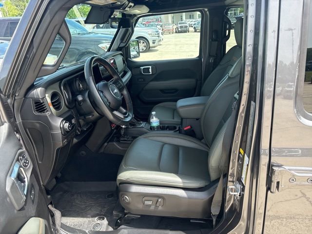 Used 2025 Jeep Gladiator Mojave w/ Safety Group AWD/4WD image 14