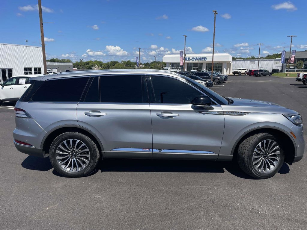 Used 2021 Lincoln Aviator Reserve w/ Equipment Group 201A AWD/4WD image 2