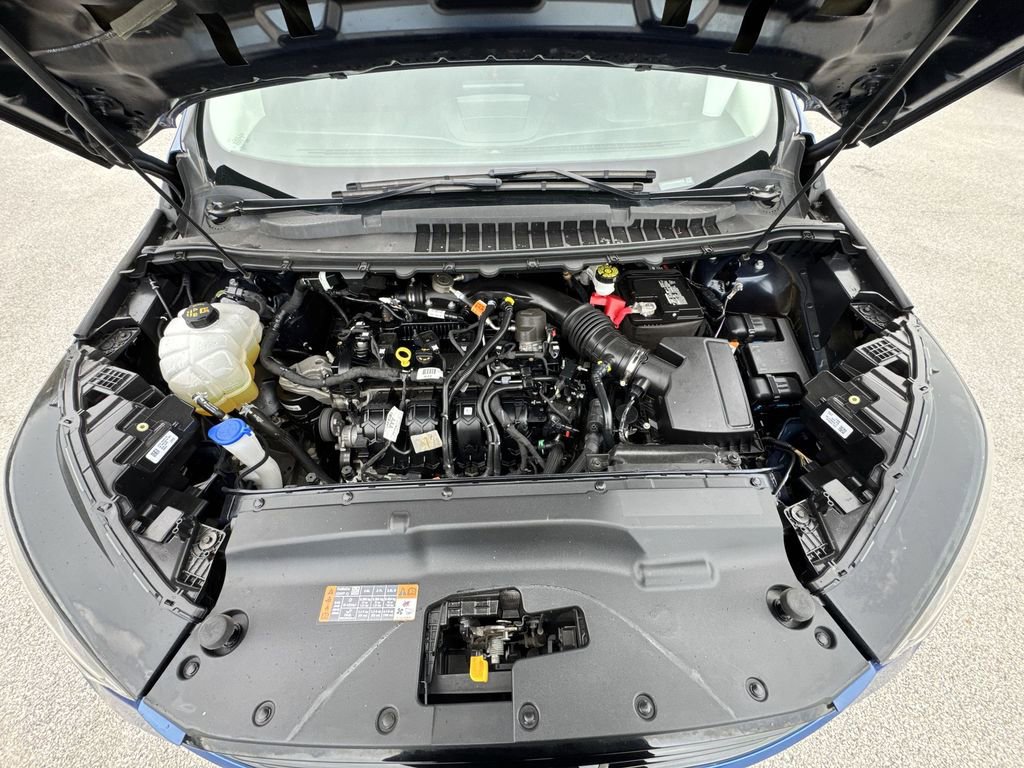 Used 2022 Ford Edge SE w/ Black Appearance Package image 17