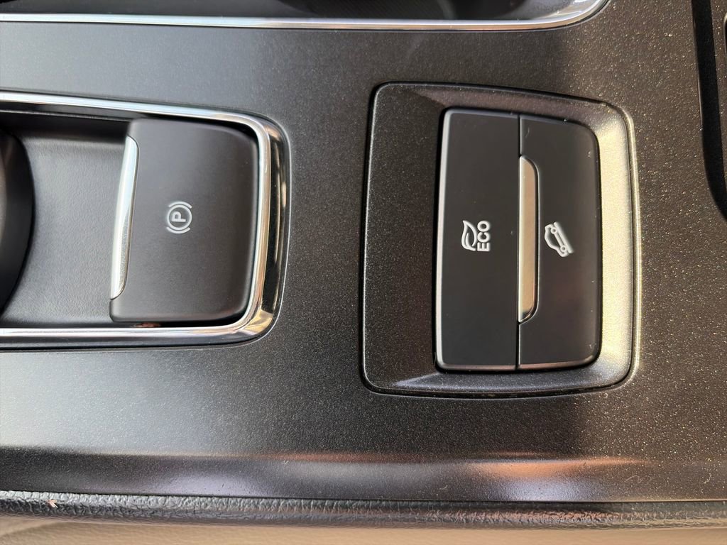 Used 2019 Ford Fusion SEL FWD image 27