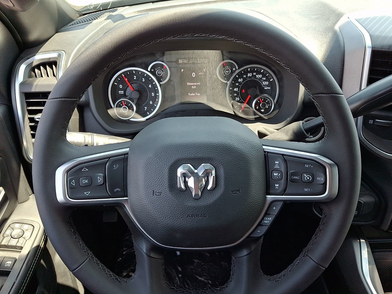 New 2026 RAM 2500 Big Horn AWD/4WD image 12