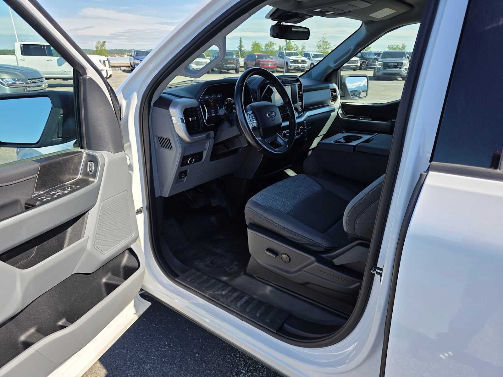 Used 2022 Ford F150 XLT w/ Equipment Group 301A Mid AWD/4WD image 19