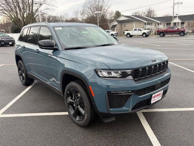 New 2026 Jeep Grand Cherokee Limited w/ Limited Altitude Package AWD/4WD image 2