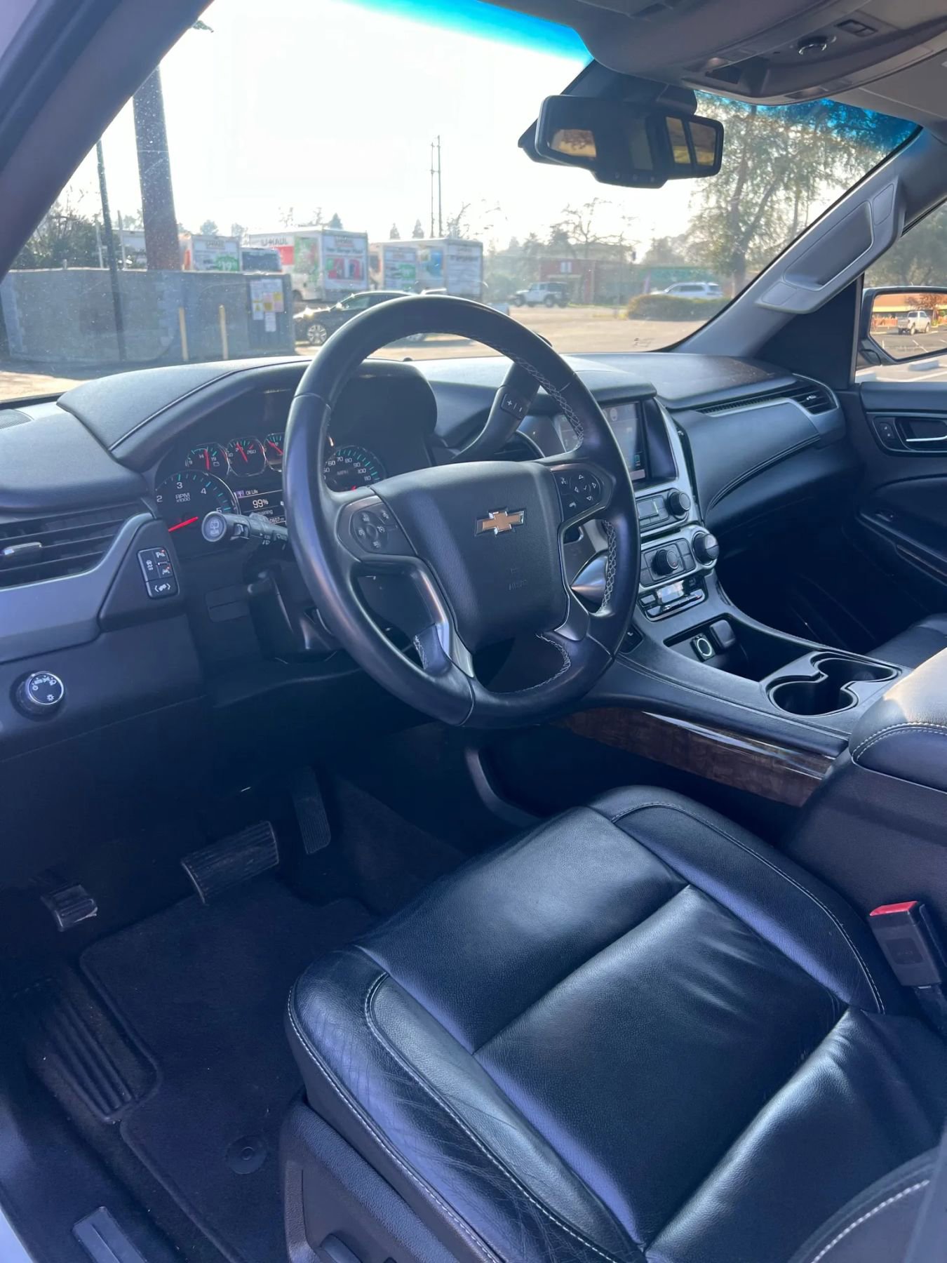 Used 2017 Chevrolet Suburban LT image 10