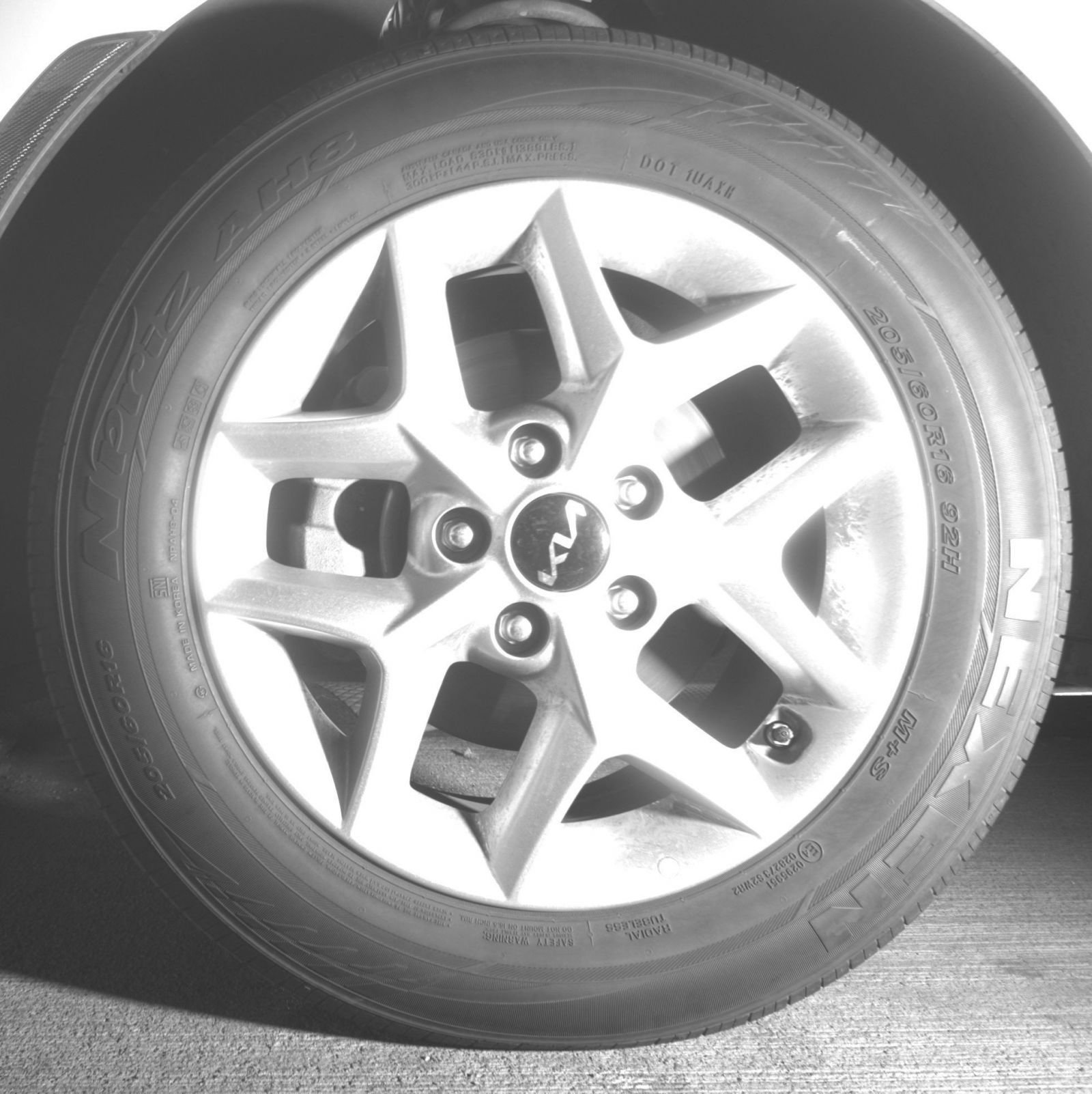 Used 2025 Kia Soul LX w/ LX Technology Package FWD image 14