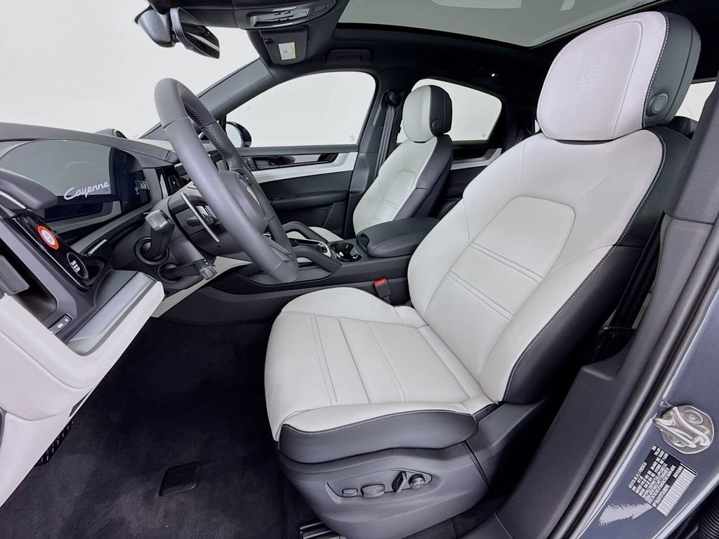 New 2026 Porsche Cayenne Coupe AWD/4WD image 5