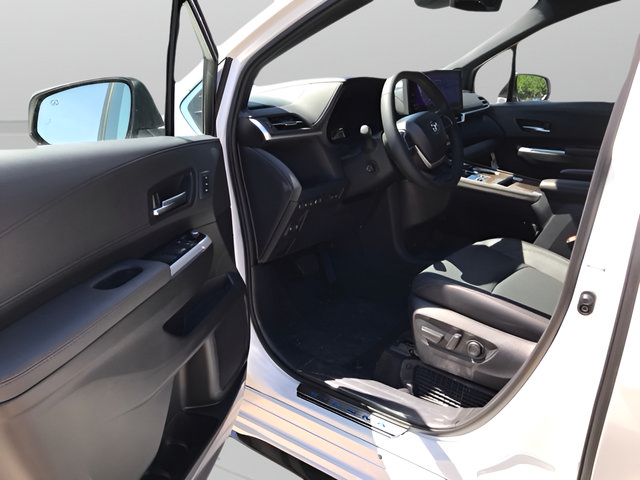 New 2026 Toyota Sienna Platinum AWD/4WD image 10