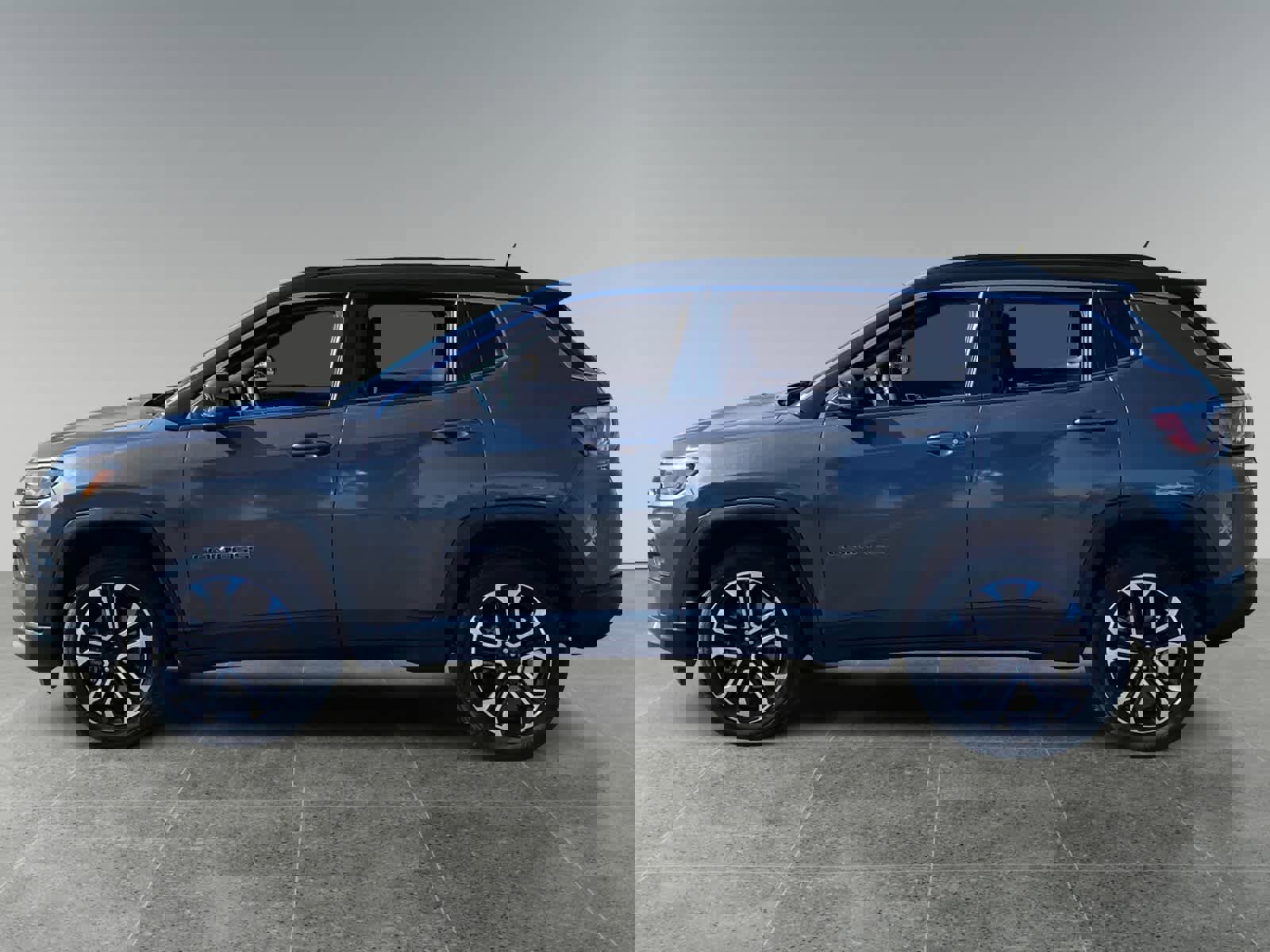 Used 2023 Jeep Compass Limited image 2