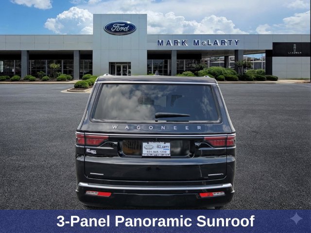 Used 2023 Jeep Wagoneer L Series II w/ Premium Group I AWD/4WD image 4