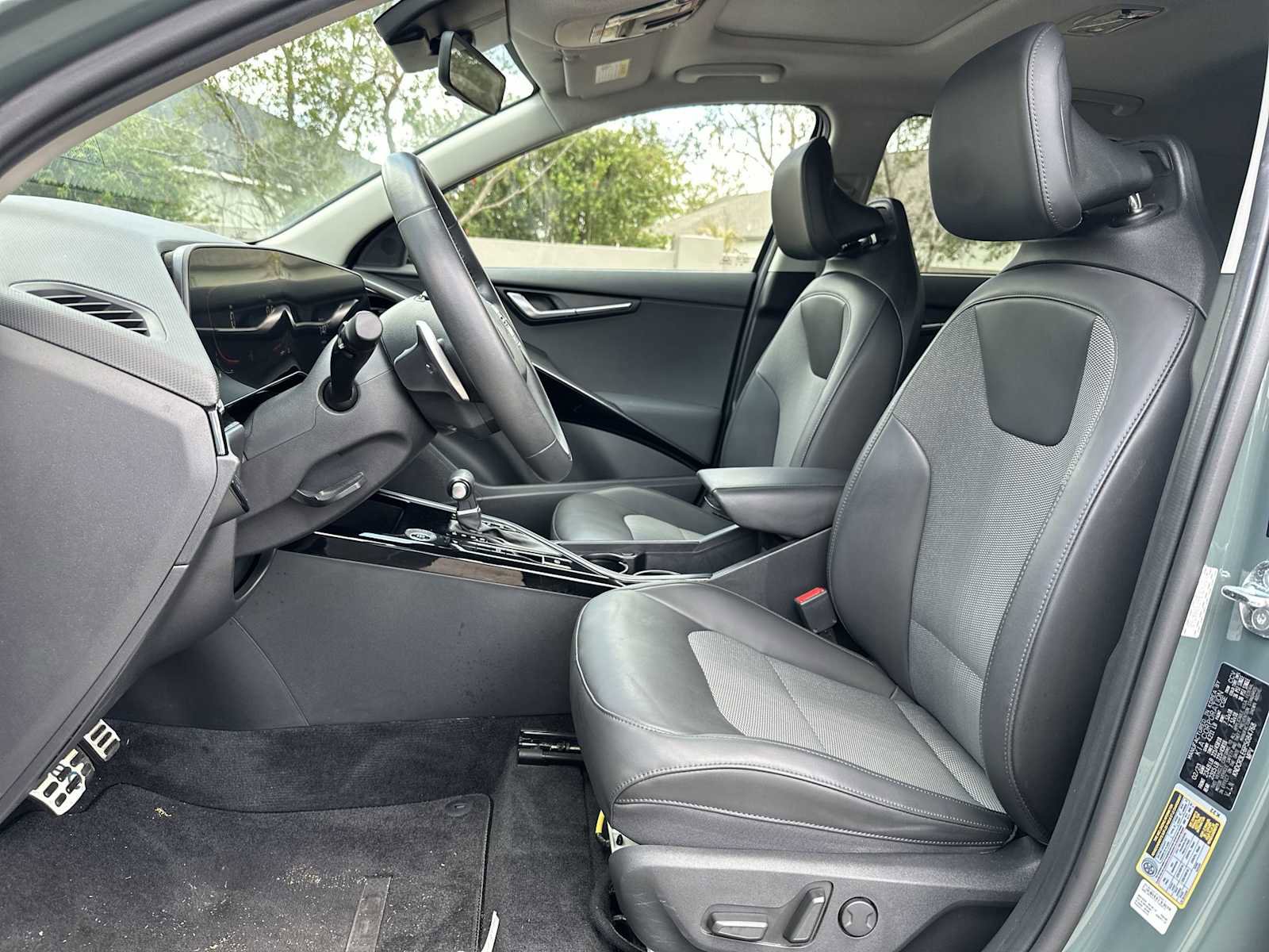 Used 2023 Kia Niro EX Touring image 15