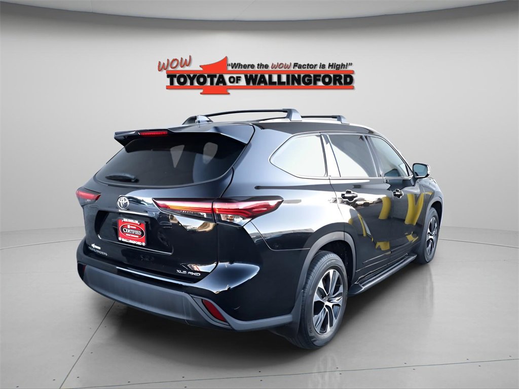 Certified 2022 Toyota Highlander XLE image 6