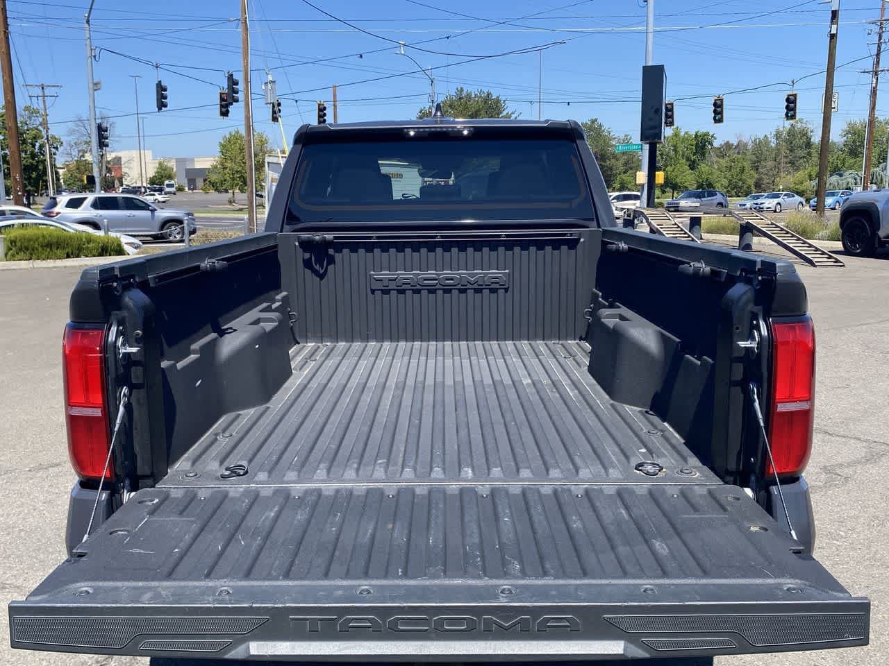 Certified 2024 Toyota Tacoma SR5 AWD/4WD image 22