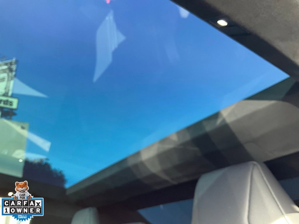 Used 2024 Tesla Cybertruck AWD Crew Cab image 32