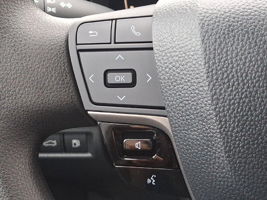 Used 2026 Toyota Camry LE FWD image 21