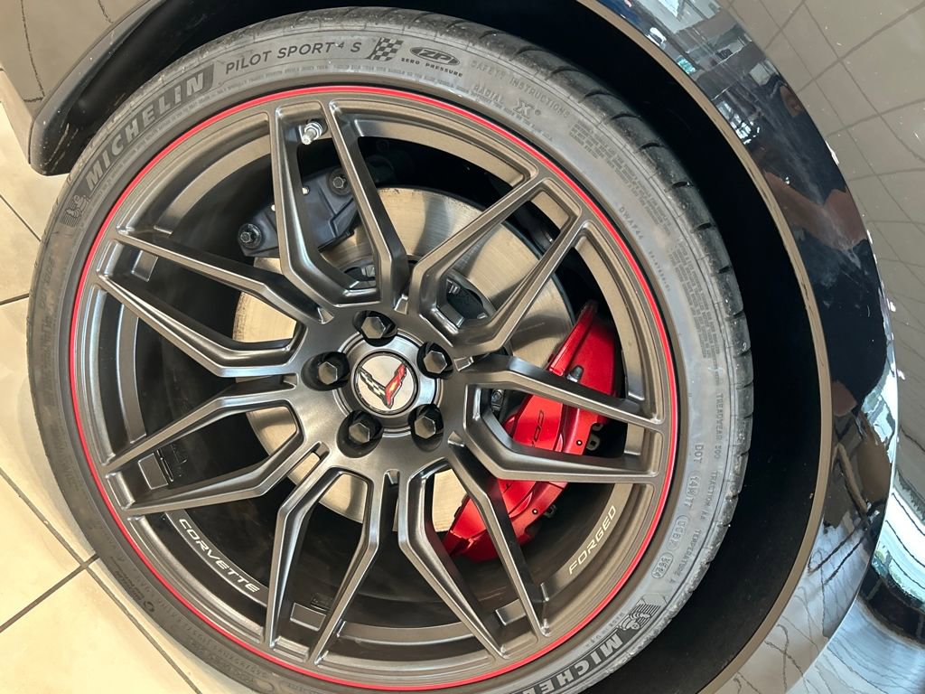 Used 2025 Chevrolet Corvette Z06 image 28