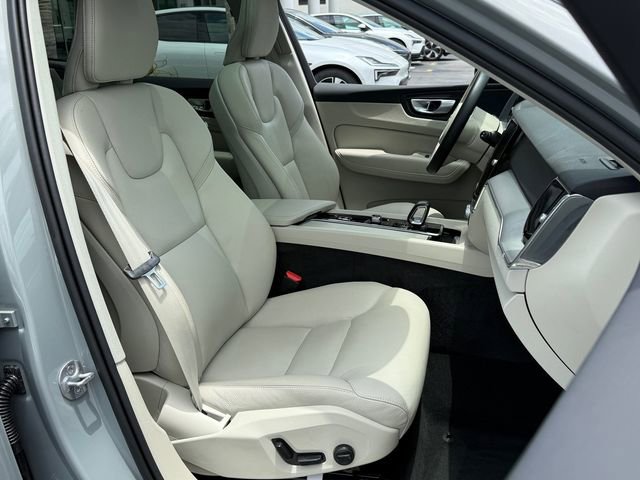 Used 2024 Volvo XC60 B5 Core w/ Protection Package Premier AWD/4WD image 20