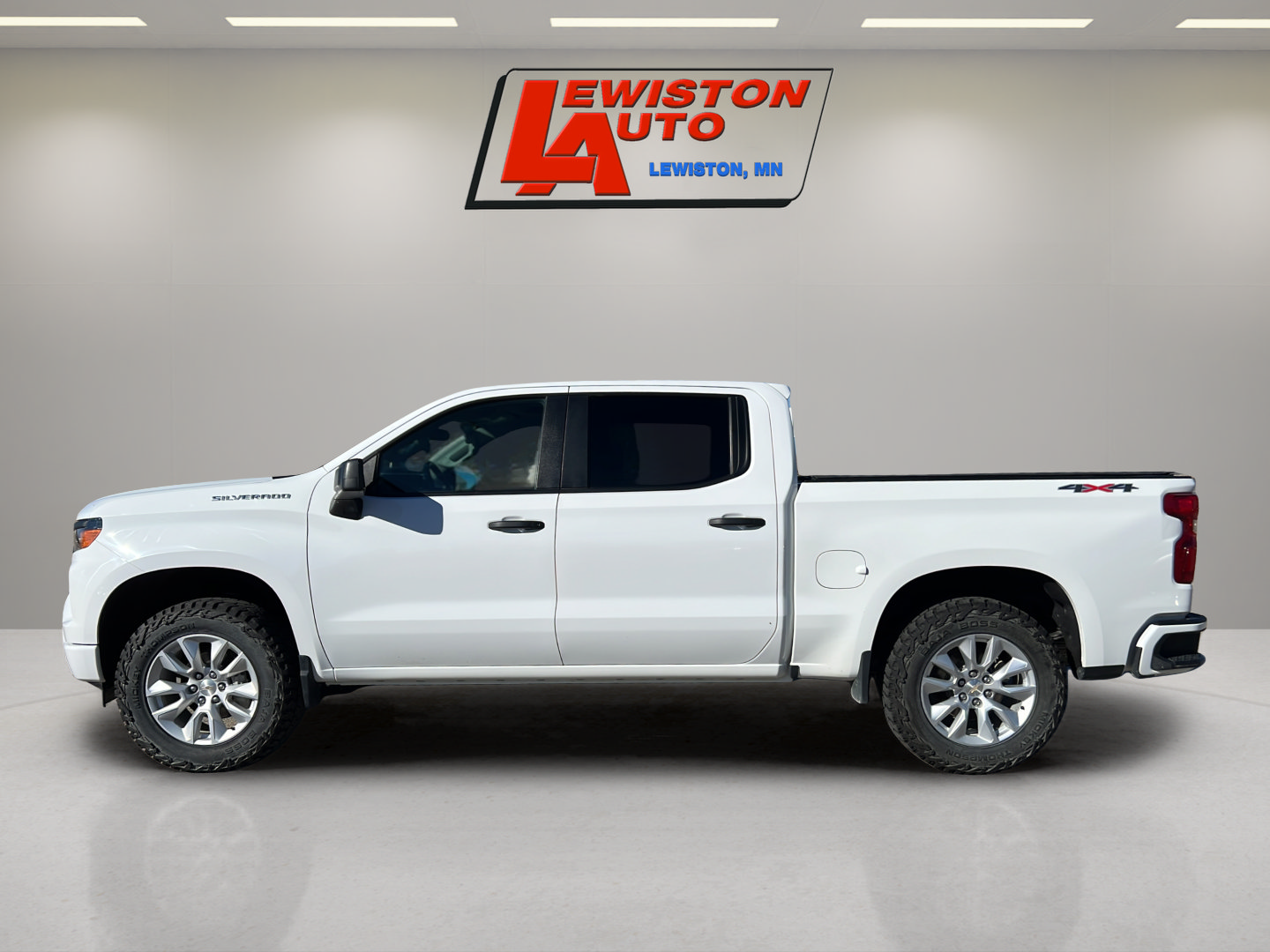 Certified 2024 Chevrolet Silverado 1500 Custom AWD/4WD image 10