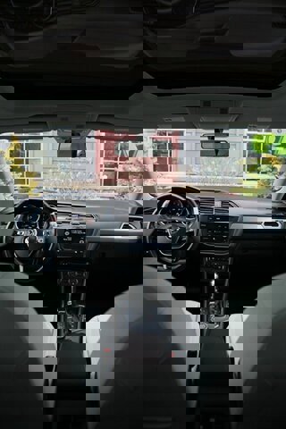 Used 2019 Volkswagen Tiguan SE image 18