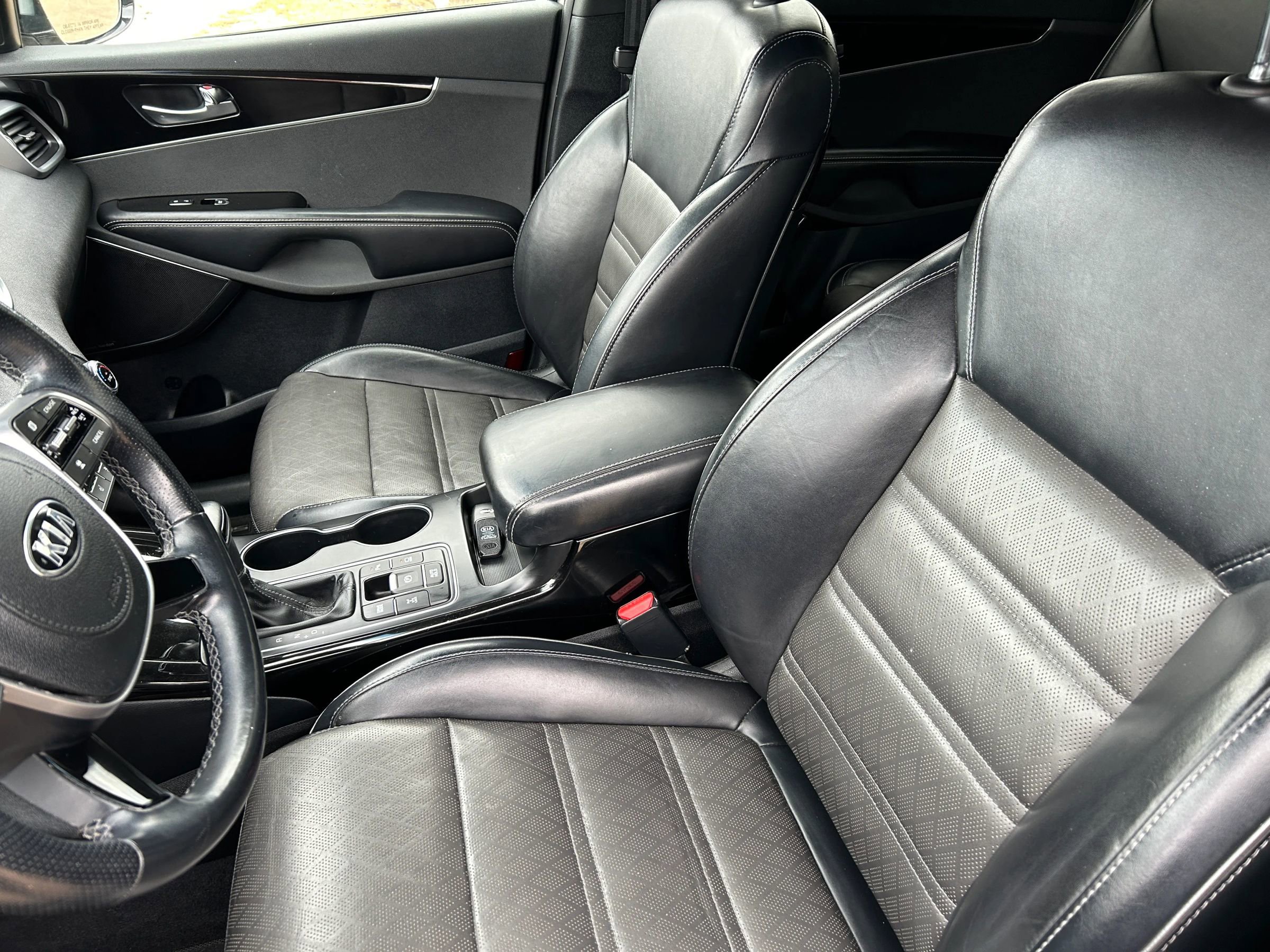 Used 2019 Kia Sorento SX image 14