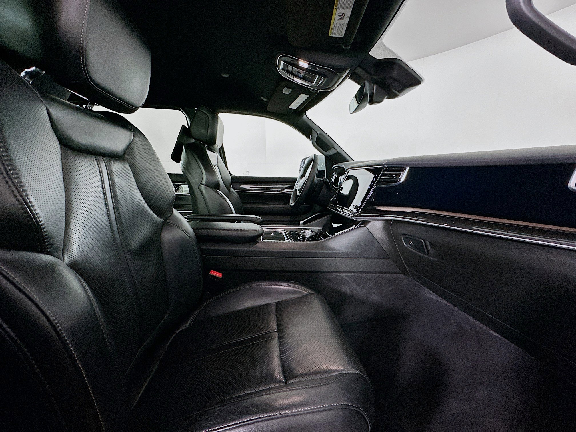 Used 2022 Jeep Wagoneer Series I w/ Rear Seat Video Group 1 image 34