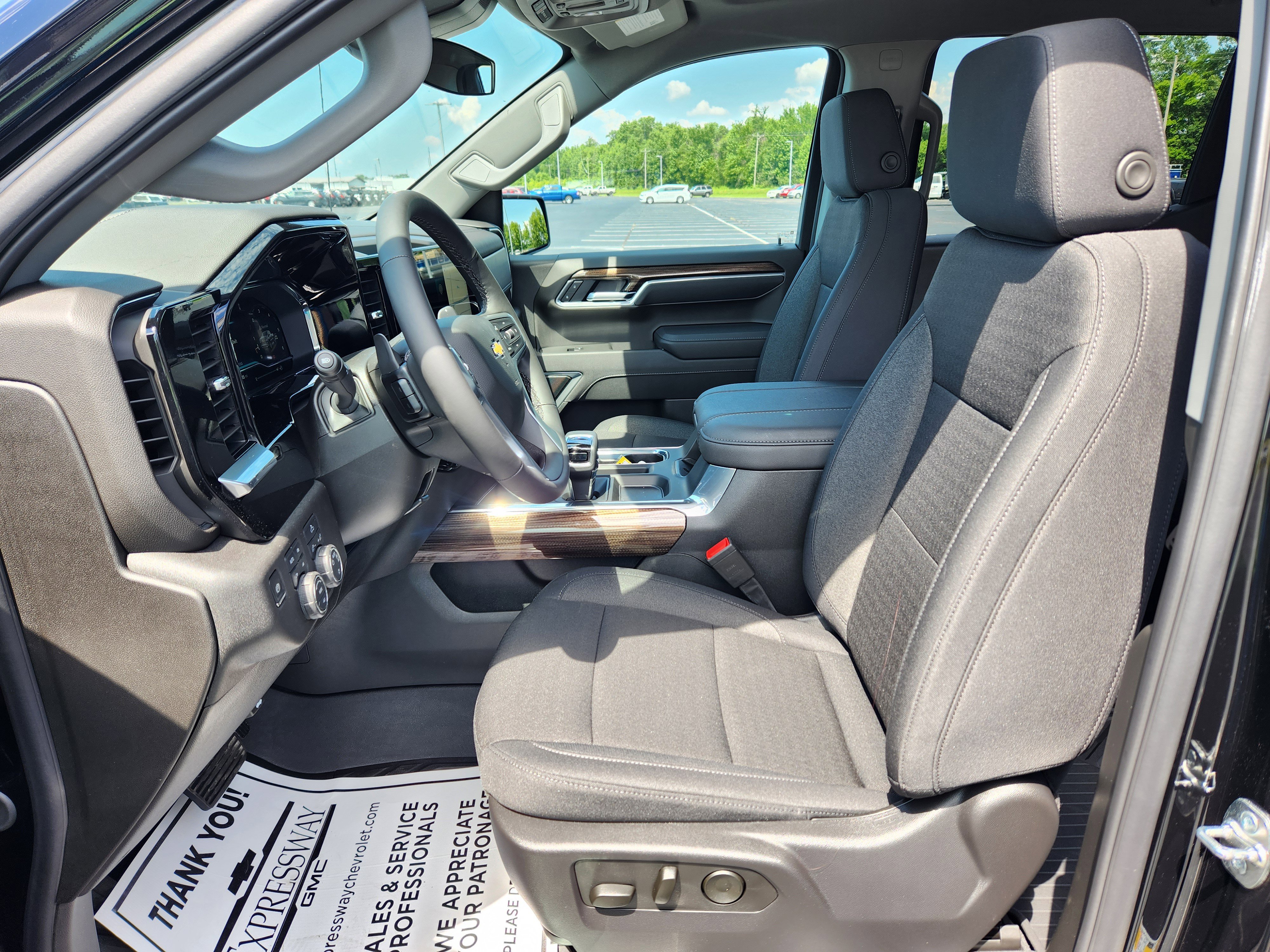 New 2025 Chevrolet Silverado 1500 LT image 8