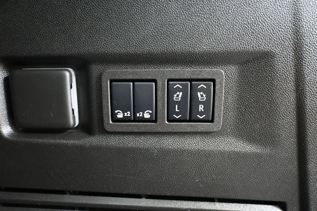 Used 2024 GMC Yukon Denali w/ Denali Reserve Package AWD/4WD image 39
