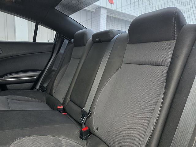 Used 2017 Dodge Charger SE w/ Popular Equipment Group image 17