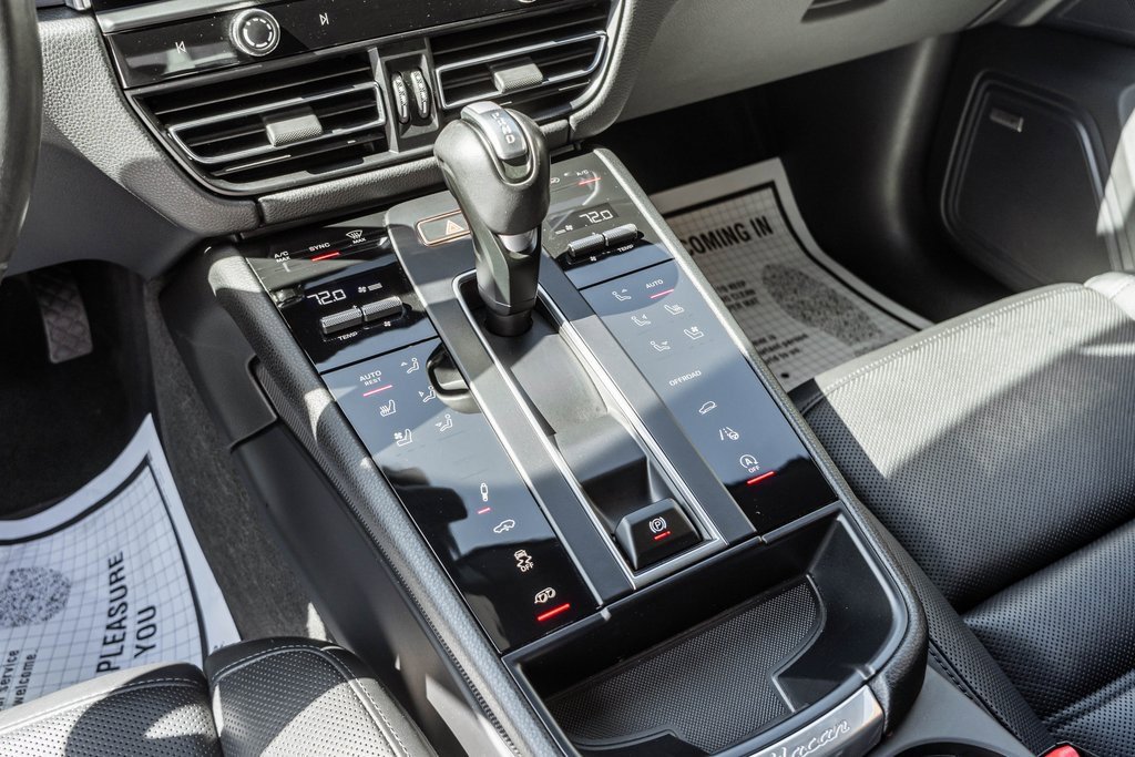 Used 2023 Porsche Macan GTS w/ Premium Package Plus image 23