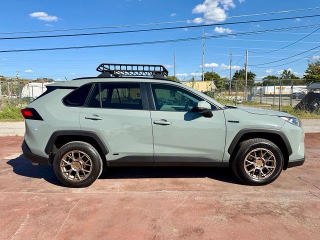 Used 2021 Toyota RAV4 XLE w/ Convenience Package AWD/4WD image 4