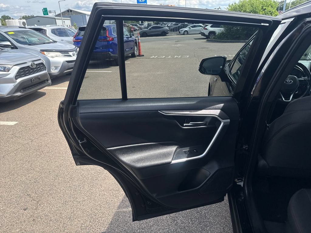 Used 2024 Toyota RAV4 SE w/ Weather & Moonroof Package AWD/4WD image 38