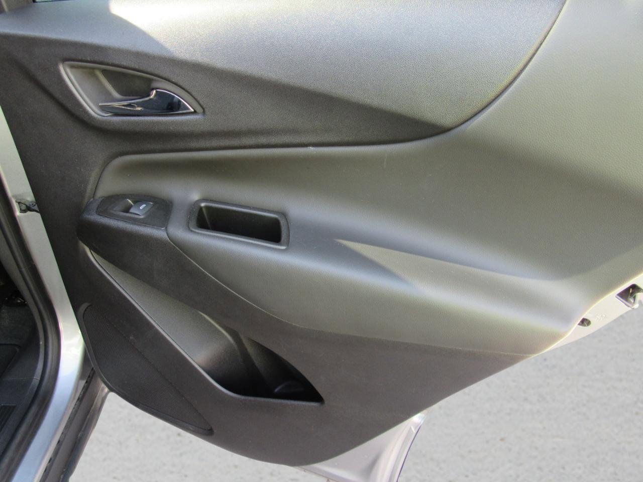 Used 2024 Chevrolet Equinox LT image 36