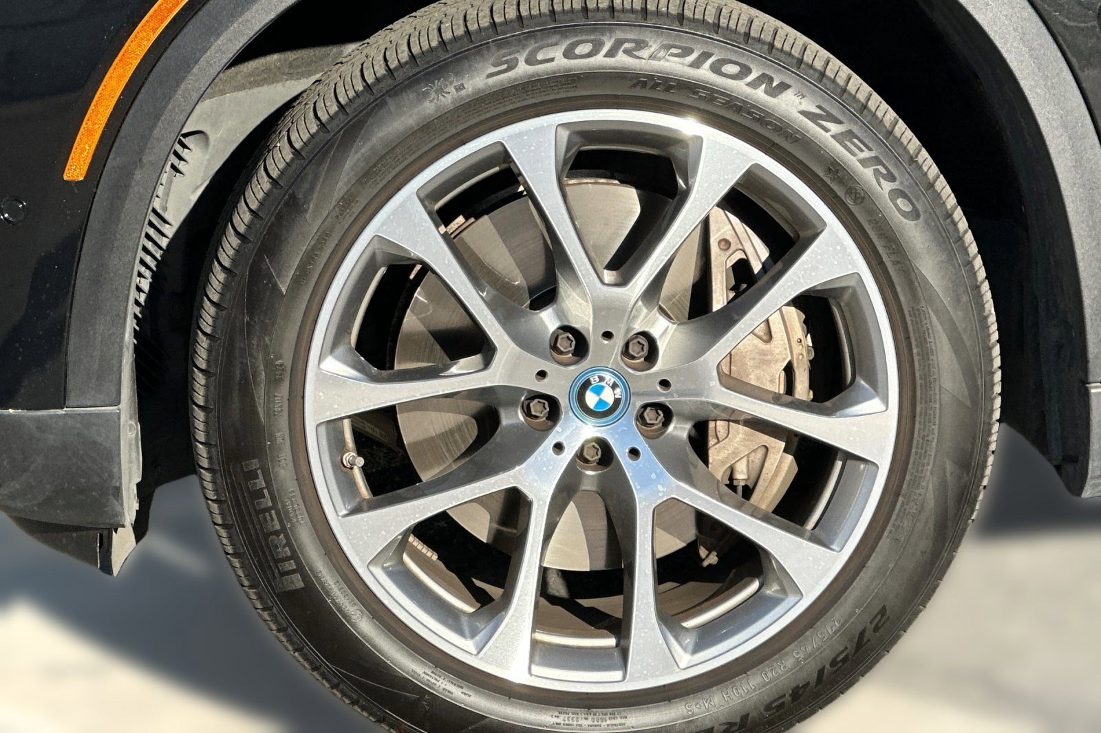 Used 2025 BMW X5 xDrive50e image 12