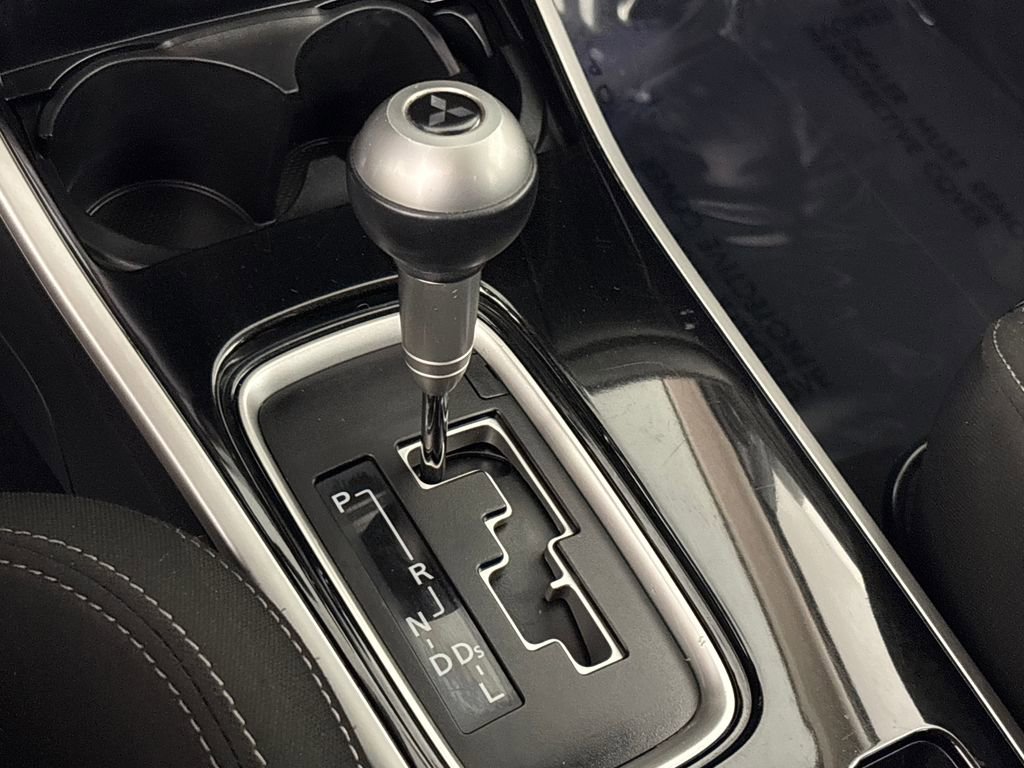 Used 2019 Mitsubishi Outlander ES image 21