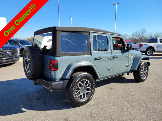 Used 2024 Jeep Wrangler Unlimited Sahara AWD/4WD image 11