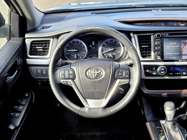Used 2015 Toyota Highlander Limited AWD/4WD image 14